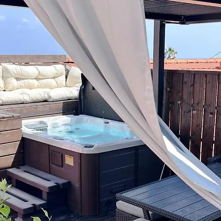 Apartment Rooftop, & Breathtaking View Of And Sea *